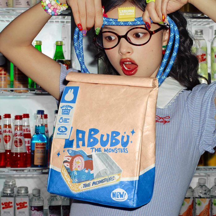 LABUBU Messenger Bag – THE MONSTERS Wacky Mart SeriesLABUBU Messenger Bag – THE MONSTERS Wacky Mart Series LABUBU Messenger Bag – THE MONSTERS Wacky Mart Series